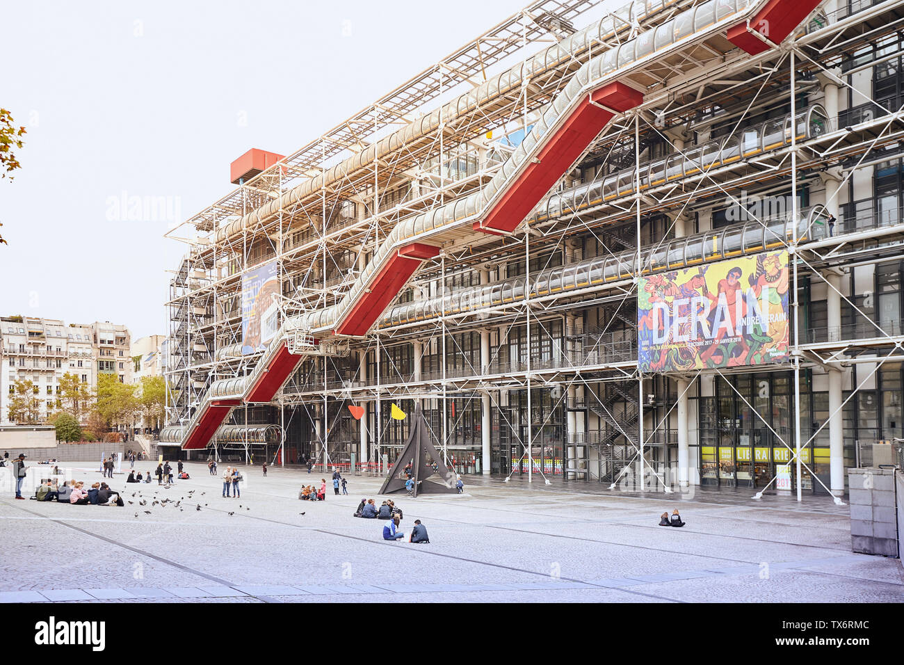 PARIS, FRANCE - 24 octobre 2017 : Façade du Centre de Georges Pompidou - Musée d'Art moderne, a été conçu dans le style de l'architecture high-tech Banque D'Images