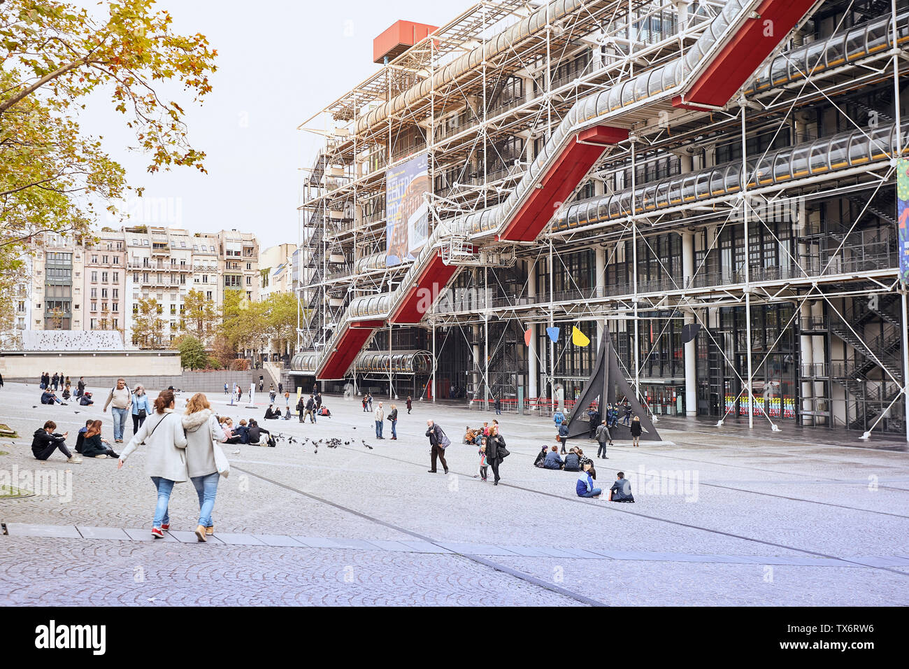 PARIS, FRANCE - 24 octobre 2017 : Façade du Centre de Georges Pompidou - Musée d'Art moderne, a été conçu dans le style de l'architecture high-tech Banque D'Images
