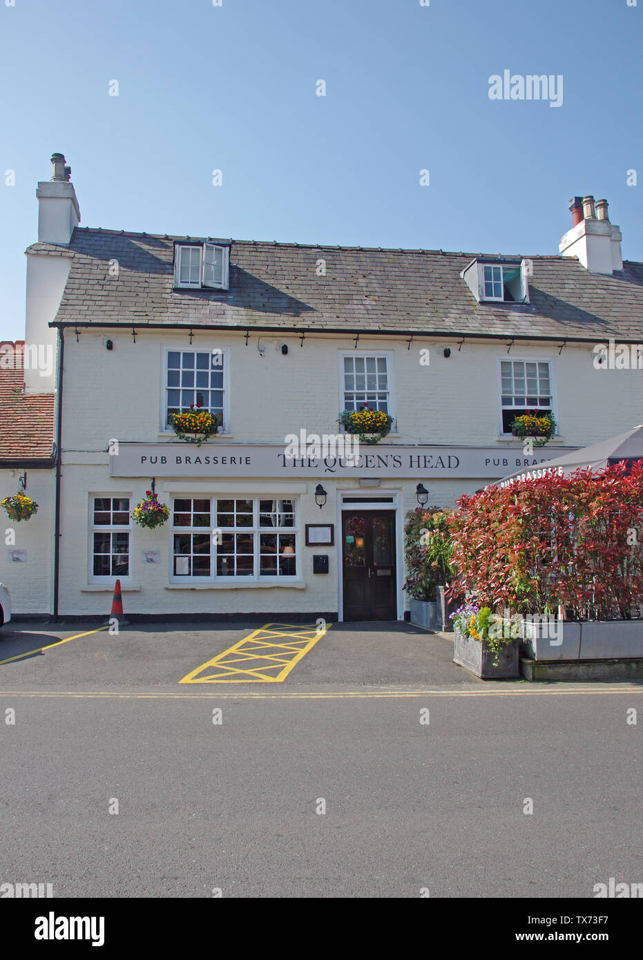 Le Queens Head Pub Weybridge, Surrey Banque D'Images