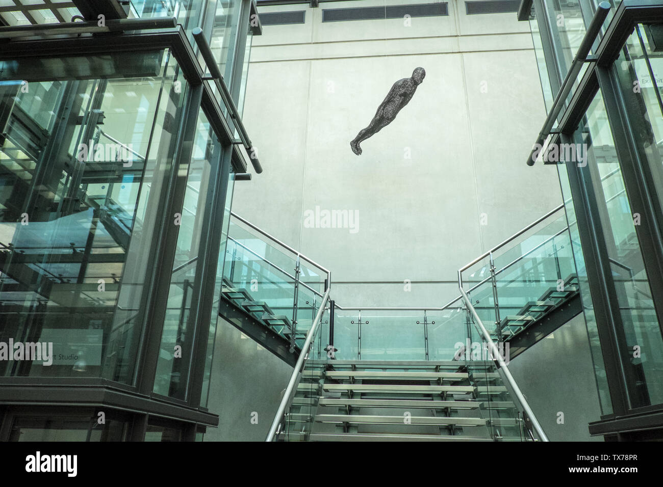 Sculpture,statue,filtre,PAR,Antony,Anthony,Gormley,Manchester Art Gallery,Manchester,nord,nord,nord ouest,ville,Angleterre,UK,GB,la,anglais, Banque D'Images