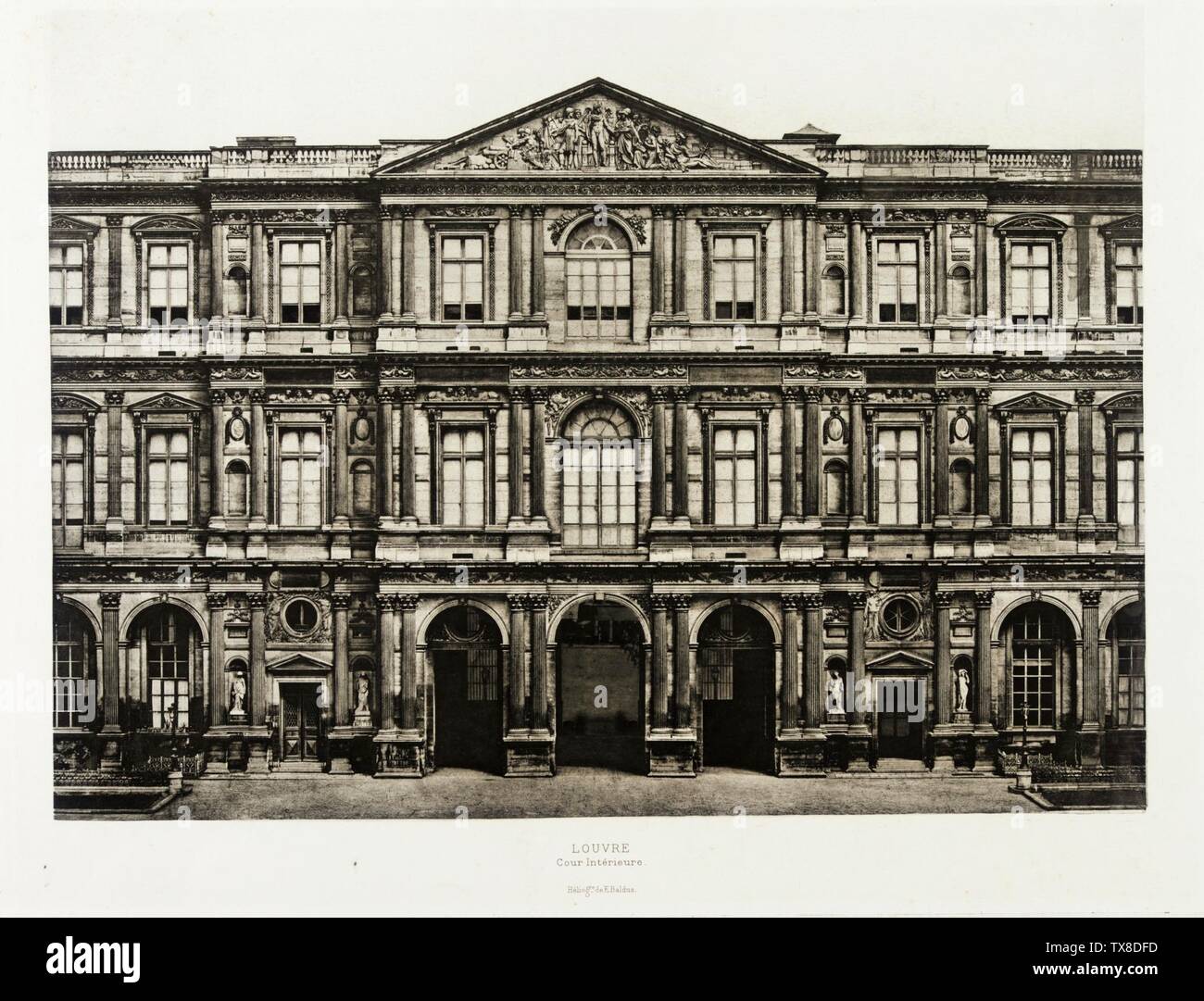 Louvre, cour intèrieure; façade sud du Pavillon de Marengo sur le côté nord de la Cour carrée du Louvre à Paris France, vers 1856 Photographies Photographe image: 14 3/4 x 19 in. (37,47 x 48,26 cm) ; feuille : 17 1/2 x 25 po. (44,45 x 63,5 cm) cadeau anonyme (AC1998.239.1) Photographie; vers 1856 date QS:P571,+1856-00-00T00:00:00Z/9,P1480,Q5727902; Banque D'Images