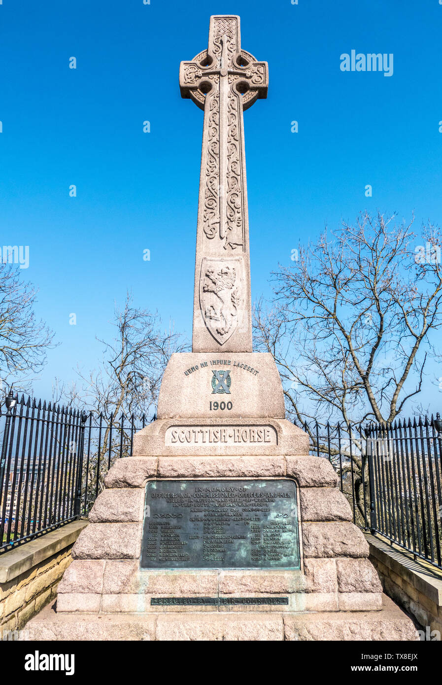 Croix celtique Scottish Horse Memorial, commémorant ceux du Scottish Horse Regiment qui est mort dans la guerre des Boers. Esplanade du Château d'Édimbourg. L'Écosse, au Royaume-Uni. Banque D'Images