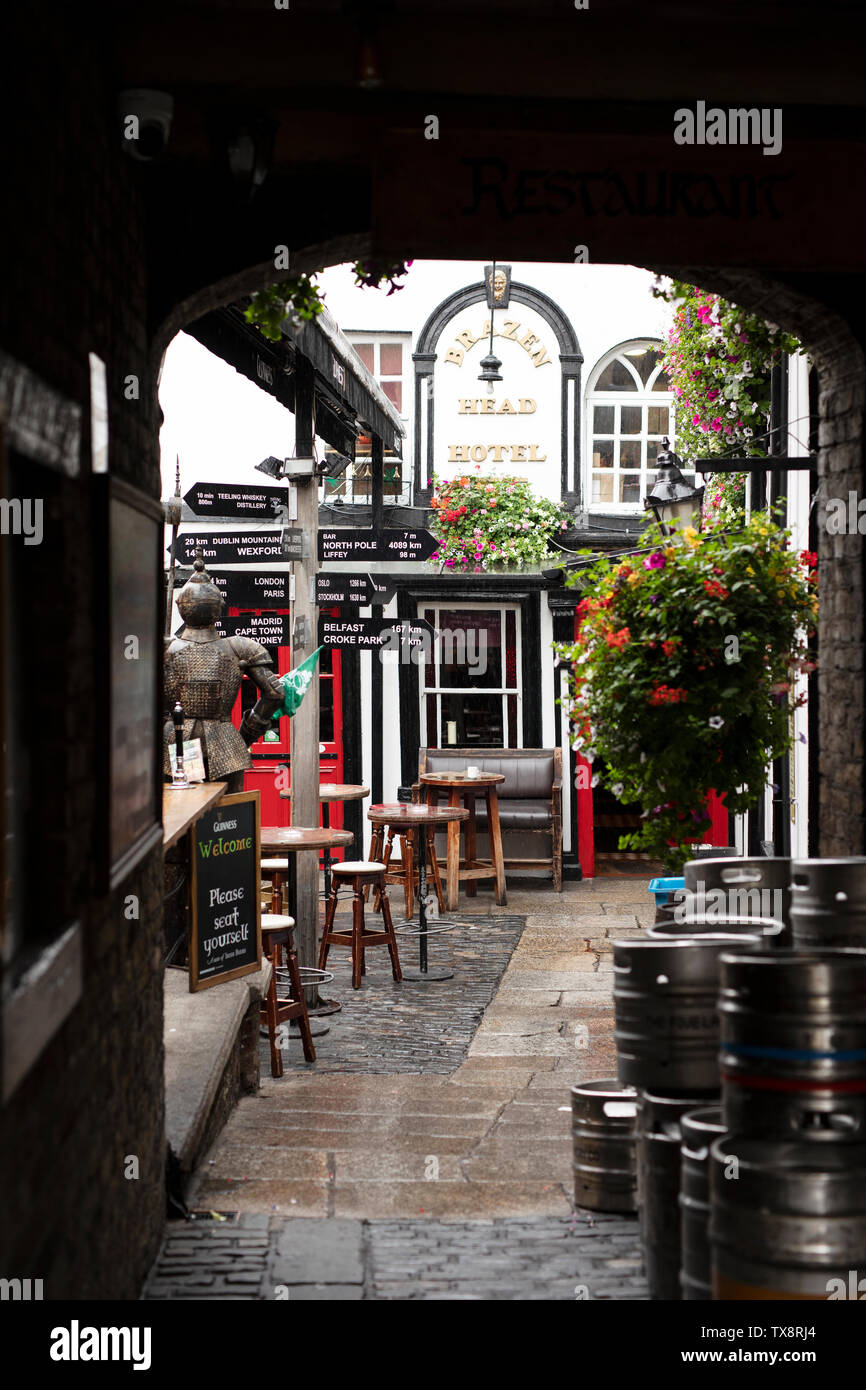 Le Brazen Head, censé être le plus vieux pub de Dublin, Irlande. Banque D'Images