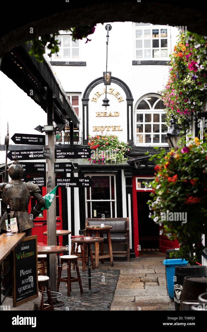 Le Brazen Head, censé être le plus vieux pub de Dublin, Irlande. Banque D'Images