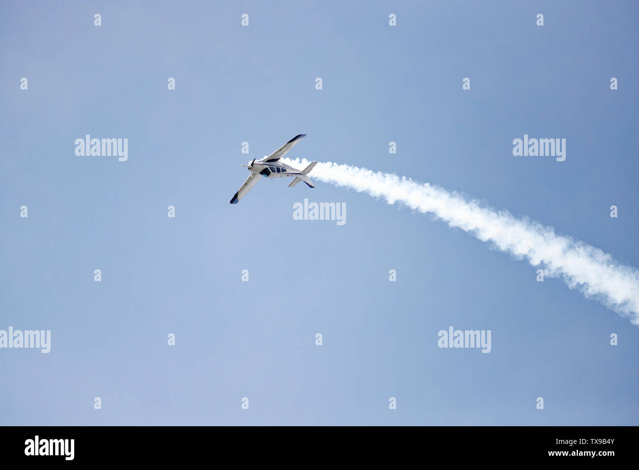 L'espace de Paris-Le Bourget, France. 23 Juin, 2019. Démonstration de vol du Beechcraft Bonanza F33C au dernier jour de la 53e International Paris Air Show, France. Banque D'Images