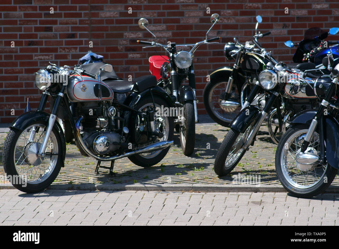 Bad Homburg, Allemagne - 09 juin 2019 : divers modèles oldtimer du fabricant de moto Horex sur un parking sur Juin 09, 2019 à Bad Homburg. Banque D'Images