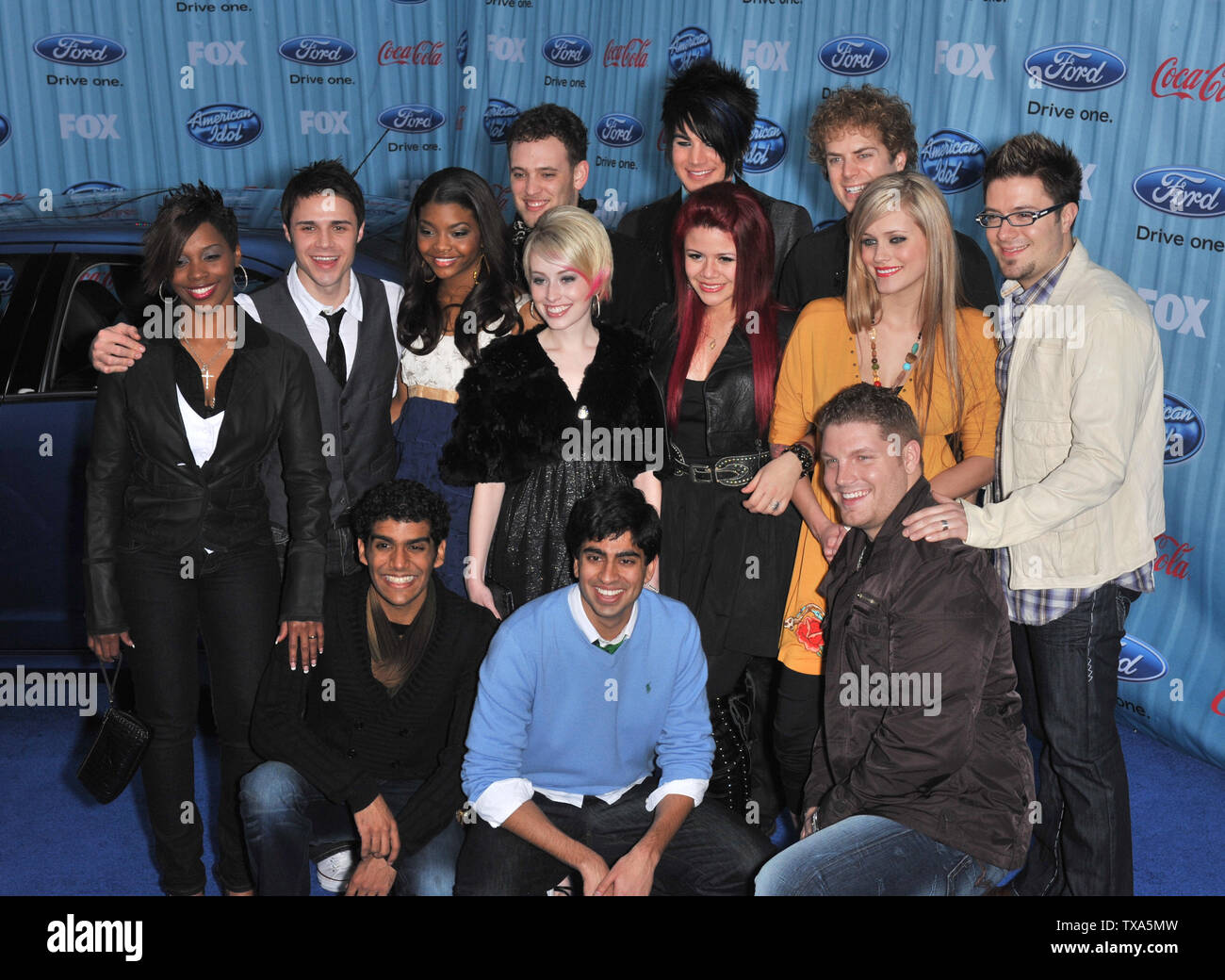 LOS ANGELES, CA. 05 mars 2009 : American Idol 13 Final stars Kris Allen, Danny Gokey, Alexis Grace, Allison Iraheta, Adam Lambert, Scott Macintyre, Jorge Nunez, Lil Rounds, Michael Sarver, Megan Corkrey Bouzeghoub, Desai, Matt Giraud & Jasmine Murray lors de la finale de American Idol 13 partie dans la zone de nuit, West Hollywood. 5 mars, 2009 Los Angeles, CA Photo : Paul Smith / Featureflash Banque D'Images