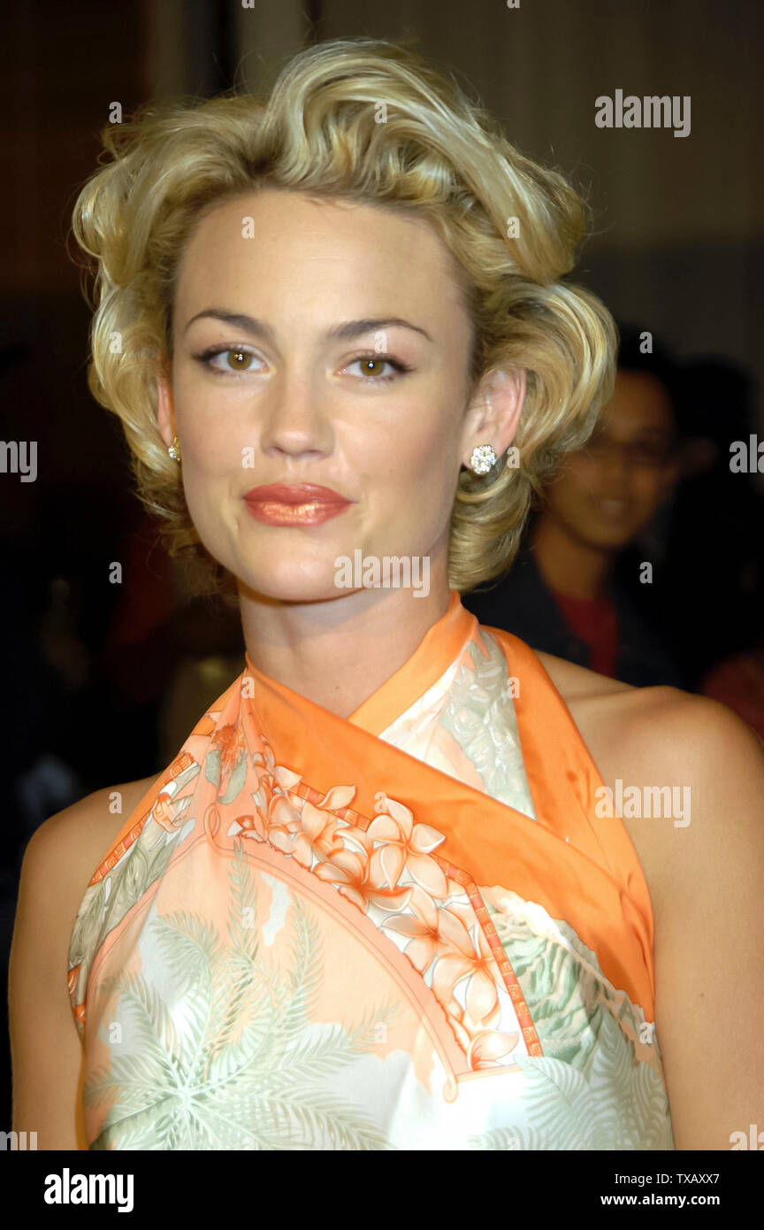 Kelly Clarson à la Mercedes-Benz Fashion Week - Collection Automne 2003 Diesel à l'Miauhaus Studios à Los Angeles, CA. L'événement a eu lieu le jeudi 3 avril, 2003. Photo par : / PictureLux SBM - Référence #  Fichier SMBPLX 33790-3663 Banque D'Images
