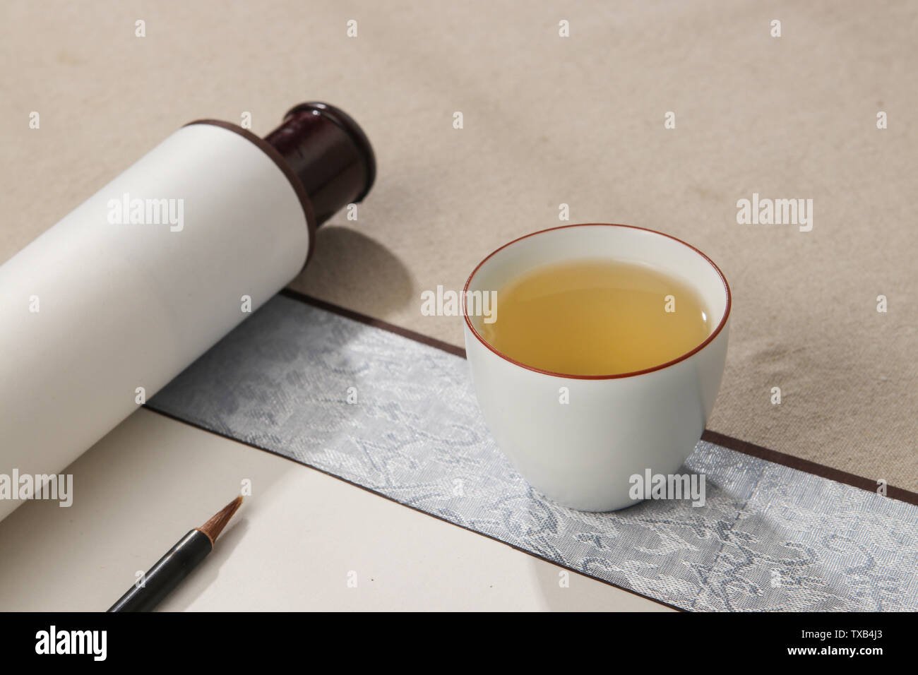 Une tasse de thé sur le dessin axe. Banque D'Images