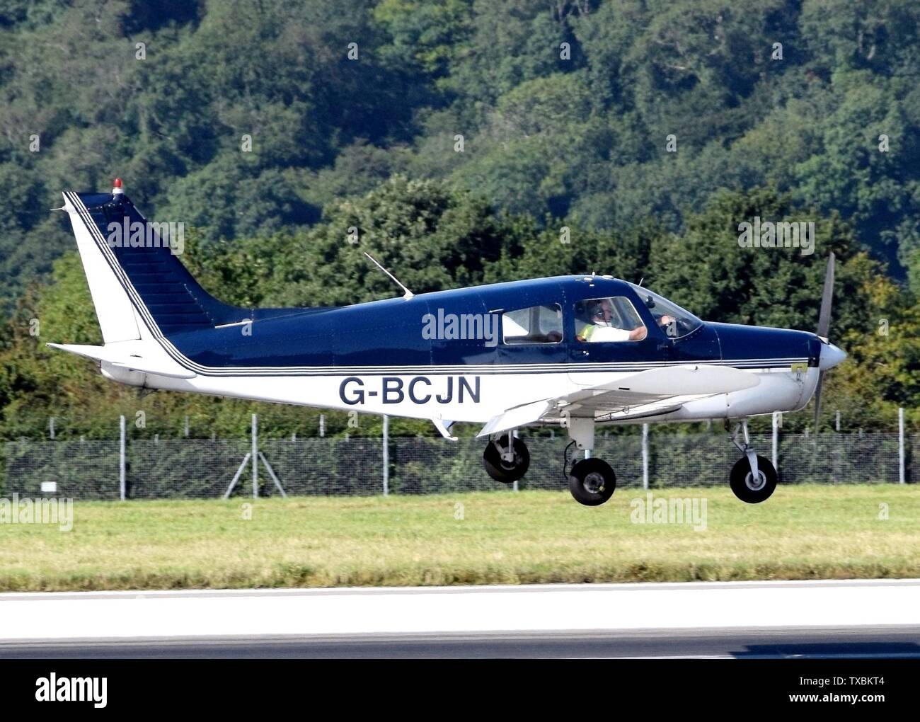 Piper Pa 28 140 Cherokee A L Aerodrome Turweston Espana G Baxz Photo Stock Alamy