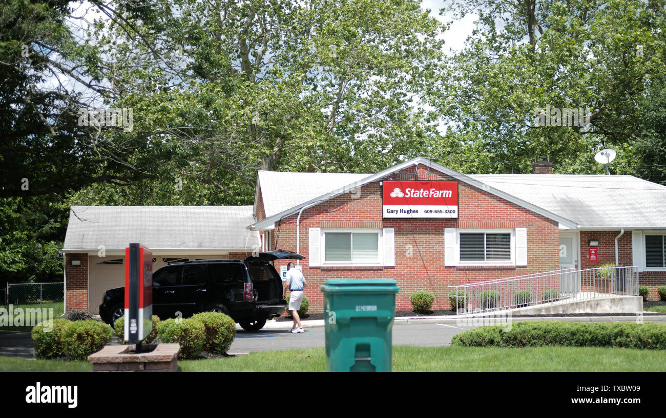 Princeton, New Jersey, USA, 23 juin 2019 : signe d'assurance State Farm et le logo. State Farm est un groupe américain de l'assurance et des services financiers comp Banque D'Images