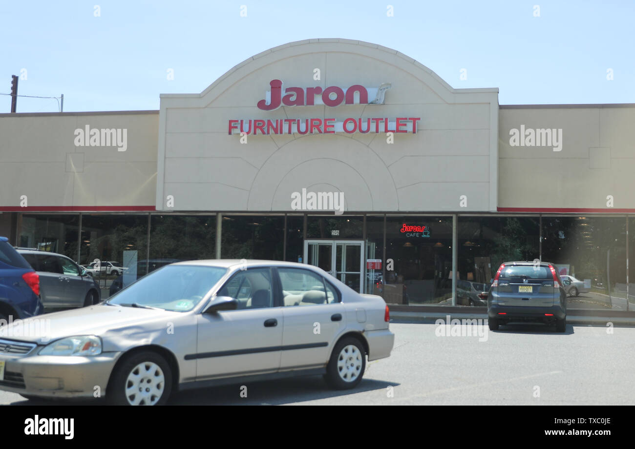 La Princeton New Jersey - le 23 juin 2019 : Jarons Furniture outlet store front Banque D'Images