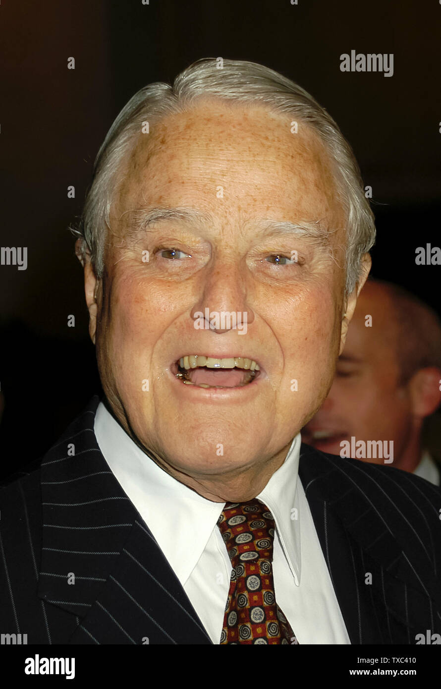 R. Sargent Shriver lors de la Journée du droit Hommage à R. Sargent Shriver, le visionnaire de l'America's 'guerre contre la pauvreté", organisé par le Centre national sur le droit des pauvres, qui a eu lieu au Beverly Hilton Hotel à Beverly Hills, CA. L'événement a eu lieu le jeudi, 1 mai 2003. Photo par : / PictureLux SBM - Référence #  Fichier SMBPLX 33790-4847 Banque D'Images