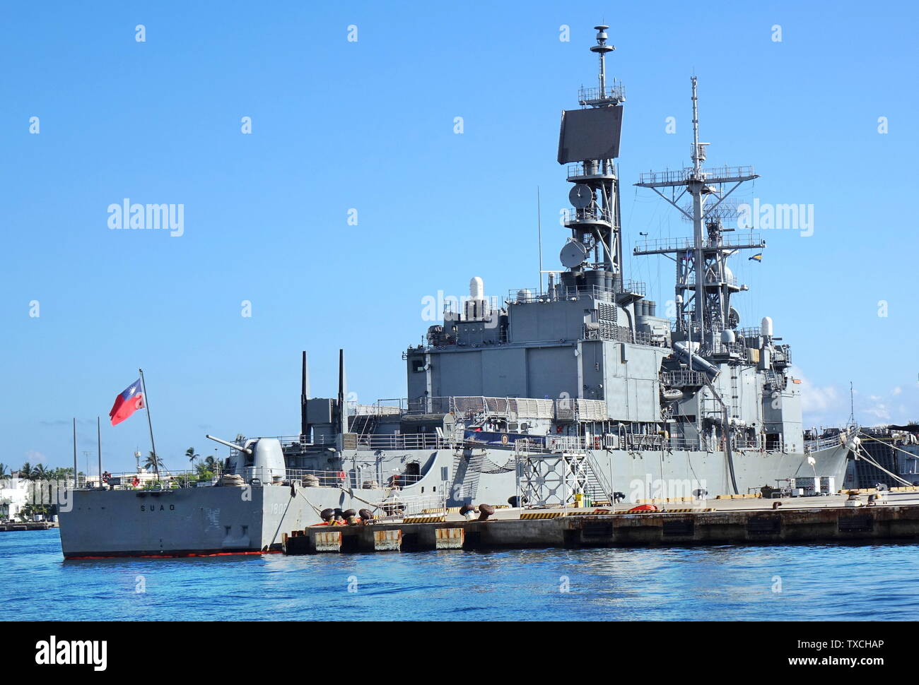 KAOHSIUNG, TAIWAN -- 2 juin 2019 : un destroyer lance-missiles de la marine de Taiwan est ancrée dans le Port de Kaohsiung. Banque D'Images