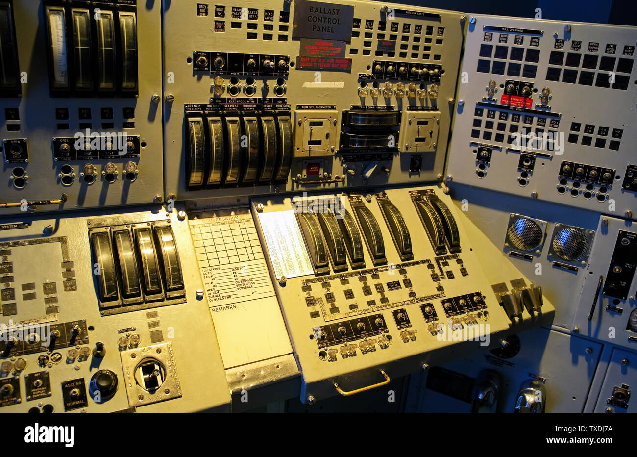 Le Musée de la force sous-marine de Groton, CT USA, juin 2019. La station de contrôle d'un sous-marin à propulsion nucléaire. Banque D'Images