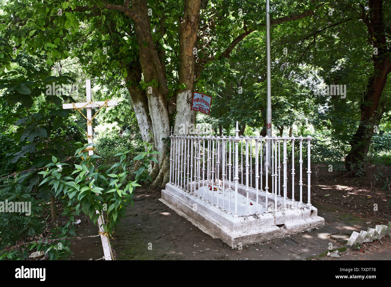 Tombe du soldat anglais dans le jardin de l'entreprise, de l'Uttar Pradesh, Inde, Asie Banque D'Images