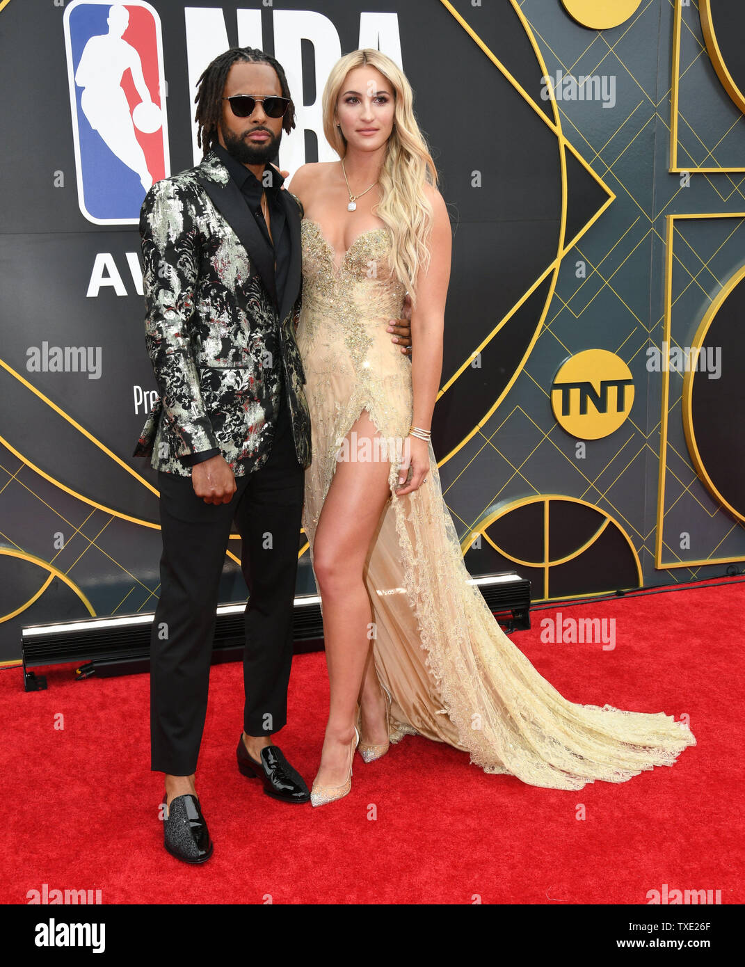24 Juin 2019 Santa Monica Californie Etats Unis 24 Juin 2019 Santa Monica Californie Patty Mills Alyssa Levesque Nba 2019 Awards Tenue Au Barker Hangar Credit Photo Birdie [ 1390 x 1071 Pixel ]