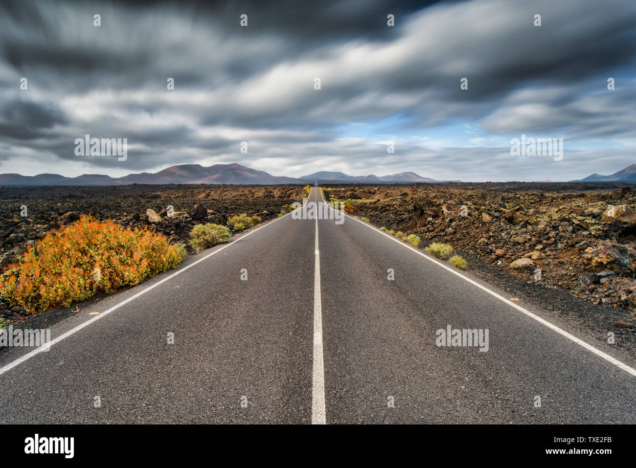 Espagne île des Canaries - Lanzarore road et paysage intérieur. Banque D'Images