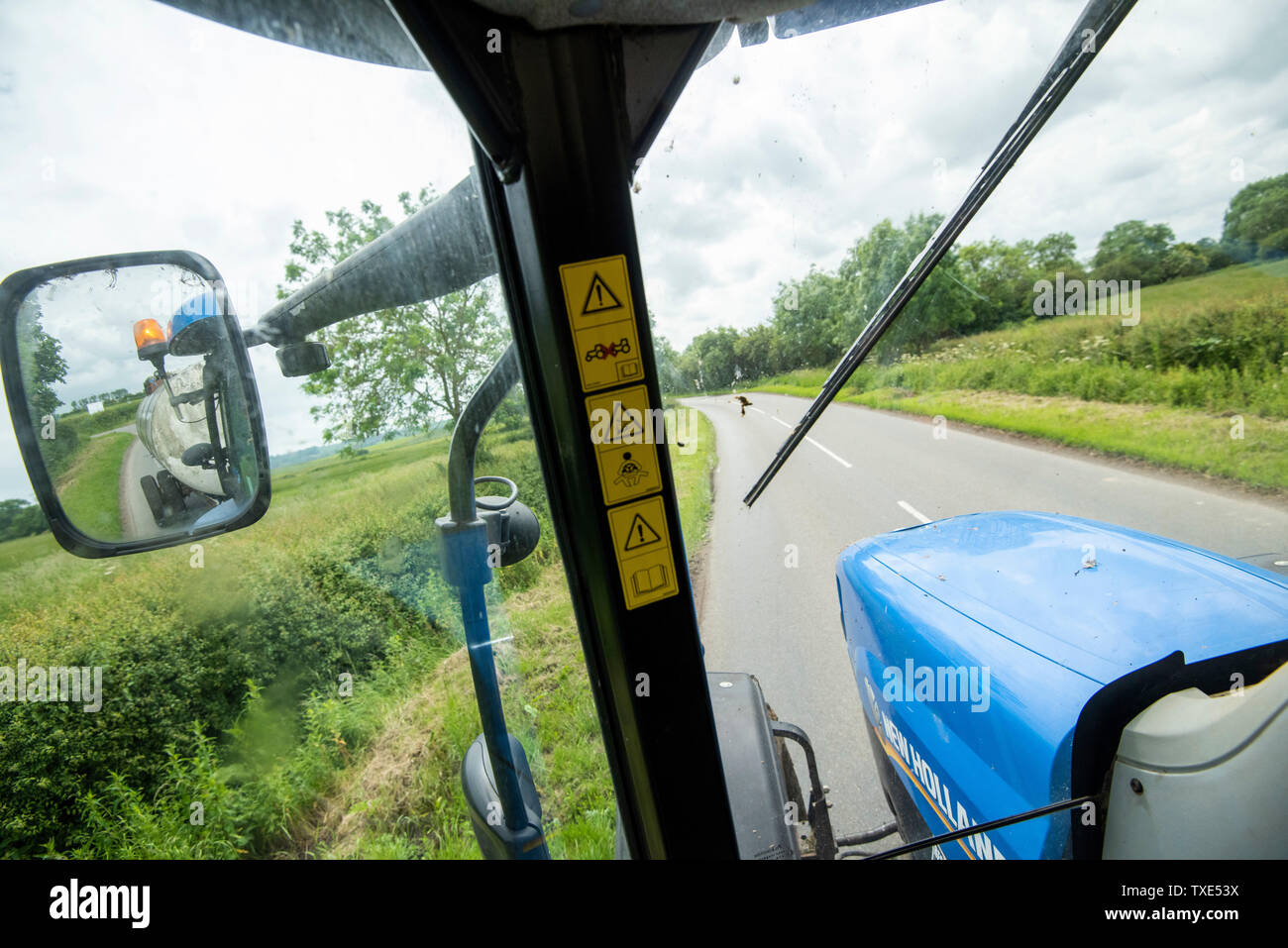 Tracteur roulant si Leicestershire, Angleterre Royaume-uni Rural Banque D'Images