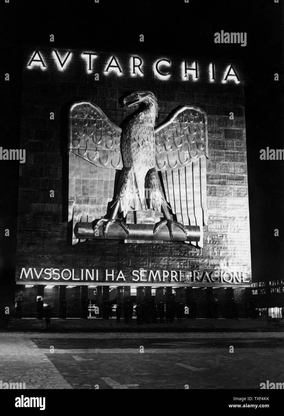 L'Italie, Rome, l'emblème de l'exposition de l'autarcie, minérale italienne 1938-1939 Banque D'Images
