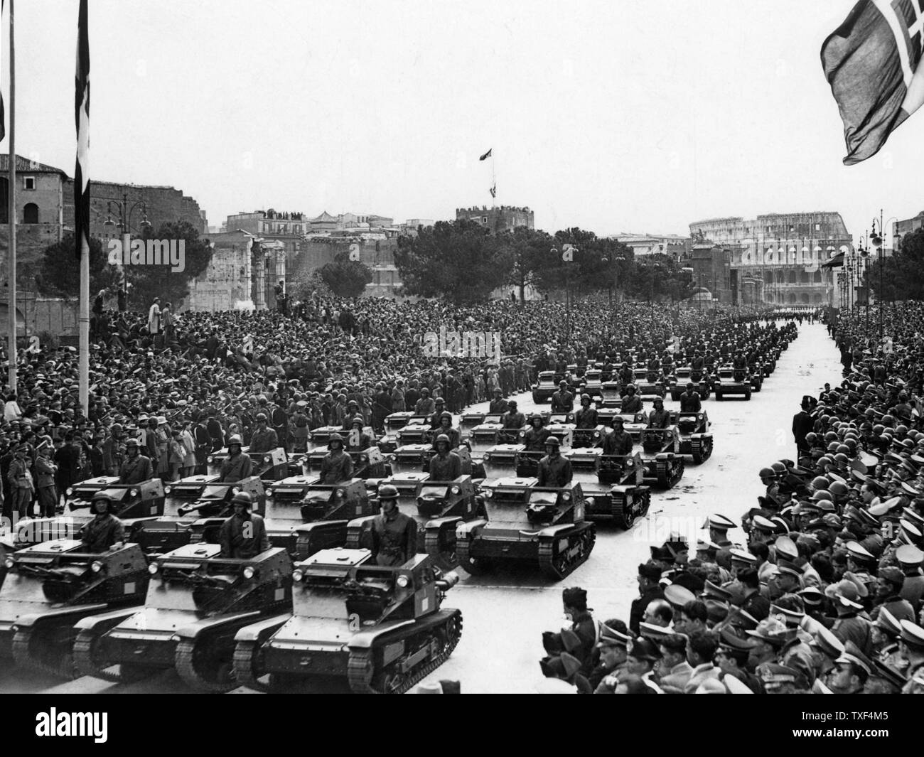 Italie, Rome, défilé militaire dans la Via dell'impero, 1930 Banque D'Images