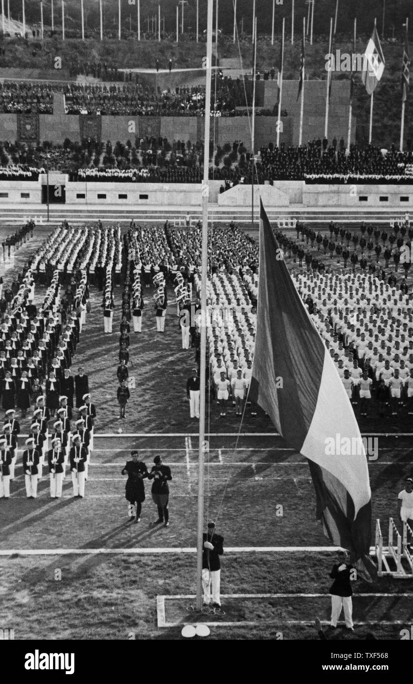 Italie, Rome, l'abaissement du drapeau à la XII, 1930 levier fasciste Banque D'Images