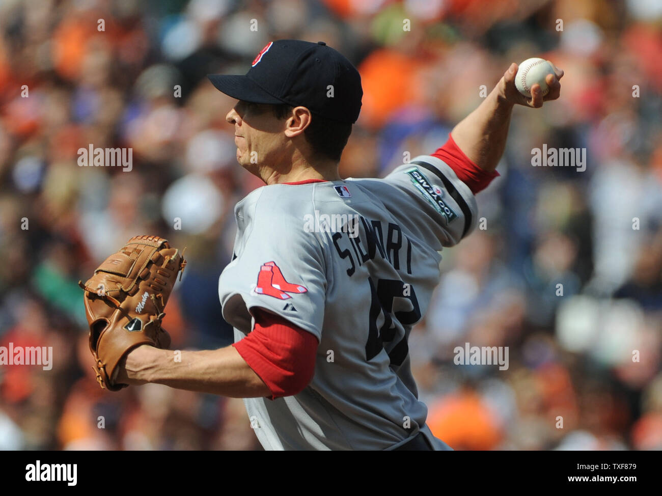 Pichet Rouge Boston Zach Steward emplacements contre les Orioles de Baltimore au cours de la deuxième manche à l'Oriole Park at Camden Yards de Baltimore, Maryland le 30 septembre 2012. UPI/Kevin Dietsch Banque D'Images