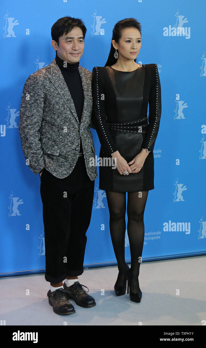Tony Leung Chiu Wai (L) et Zhang Ziyi arrivent à l'appel de la photo le film 'Le Grand Maître' au cours de l'ouverture de la 63e Berlinale à Berlin le 7 février 2013. UPI/David Silpa Banque D'Images