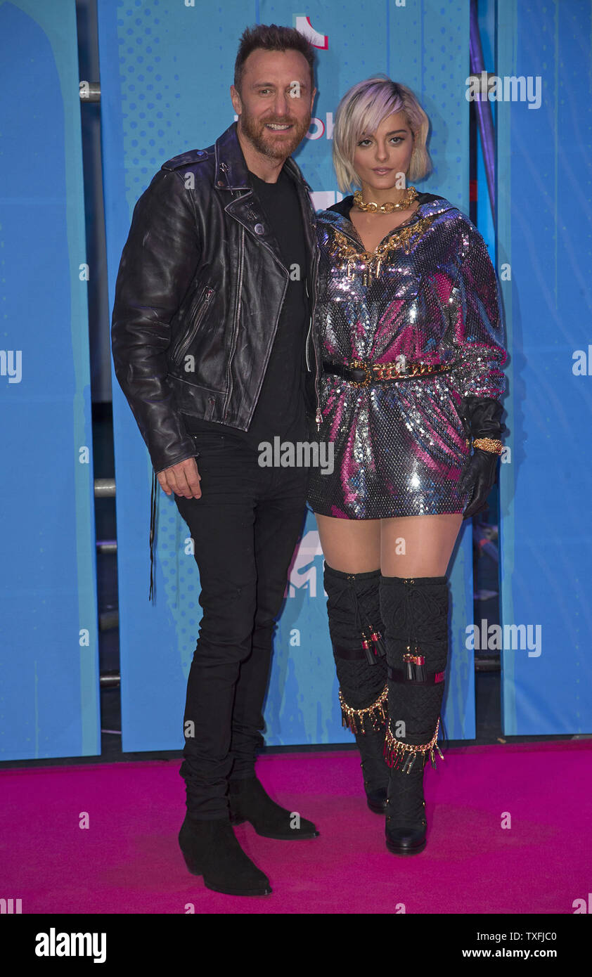 David Guetta et Bebe dl ex Lippuner arrivent à les MTV Europe Music Awards à Bilbao (Espagne) le 4 novembre 2018. Photo par Sven Hoogerhuis/UPI Banque D'Images