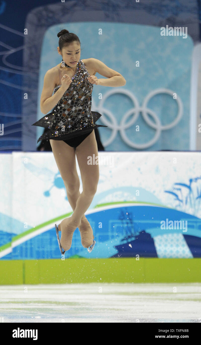 Yu-Na Kim de la République de Corée skates son programme court dans la figure de la femme à la concurrence les Jeux Olympiques d'hiver de 2010 à Vancouver, Canada le 23 février 2010. UPI/Brian Kersey Banque D'Images