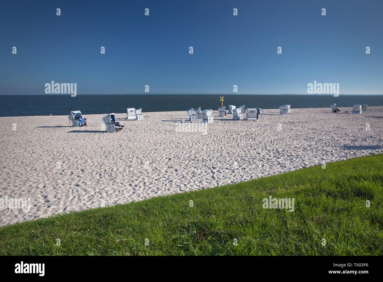 Géographie / Voyage, Allemagne, Schleswig-Holstein, chaise de plage à la plage de Hoernum, isle Sylt, droits-supplémentaires-déstockage-Info-non-disponible Banque D'Images