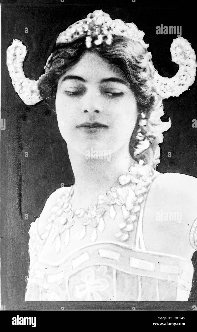 Mata Hari (nom de scène de Margaretha Geertruida ZELLE 'Grietje'). Courtisane et danseuse exotique néerlandais arrêtés à Paris par les Français, fusillé pour espionnage pour l'Allemagne pendant la Première Guerre mondiale Banque D'Images
