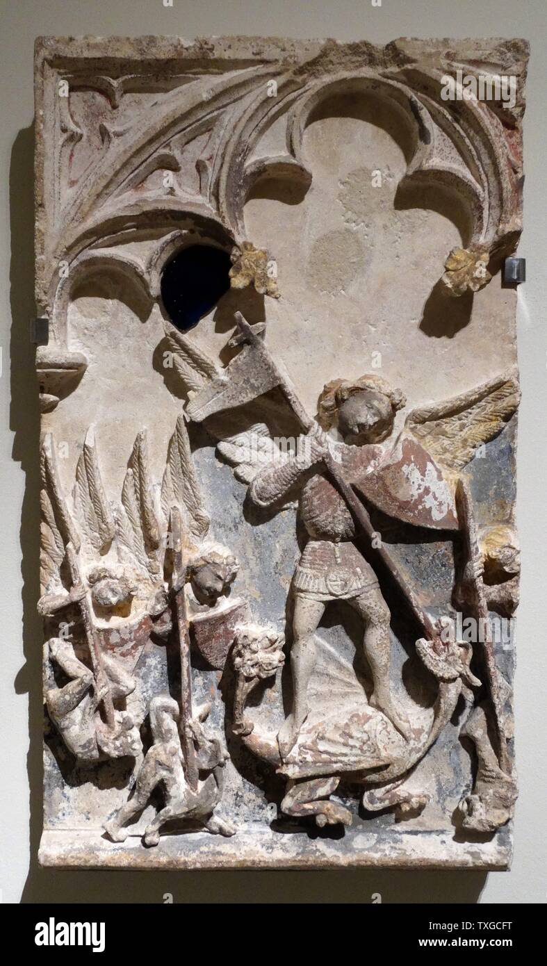 Tableau relief de Saint Michael par Mestre San Mateo. En date du 14e siècle Banque D'Images