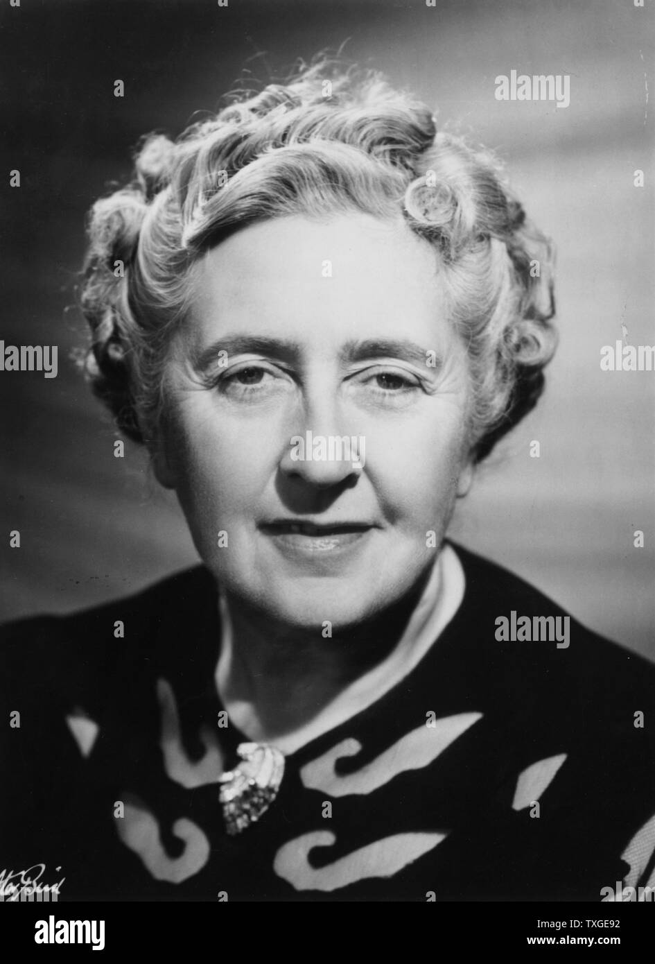 Photographie de Dame Agatha Mary Clarissa Christie (1890-1976), romancier, crime anglais, nouvelliste et dramaturge. Datée 1966 Banque D'Images