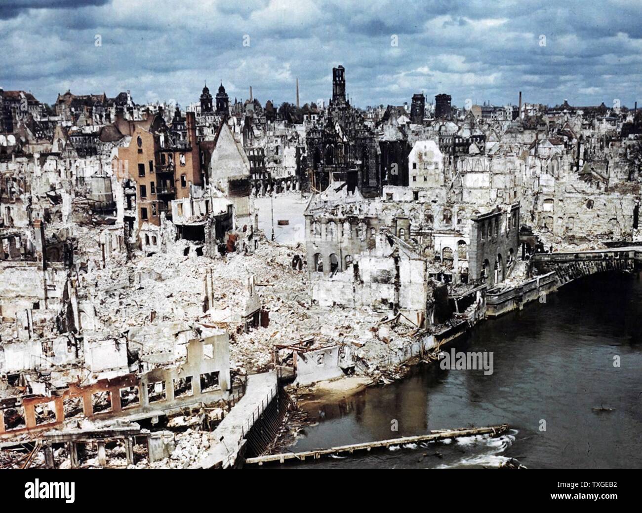 Photographie couleur de Nuremberg, en Allemagne, à la fin de la Seconde Guerre mondiale. Datée 1945 Banque D'Images