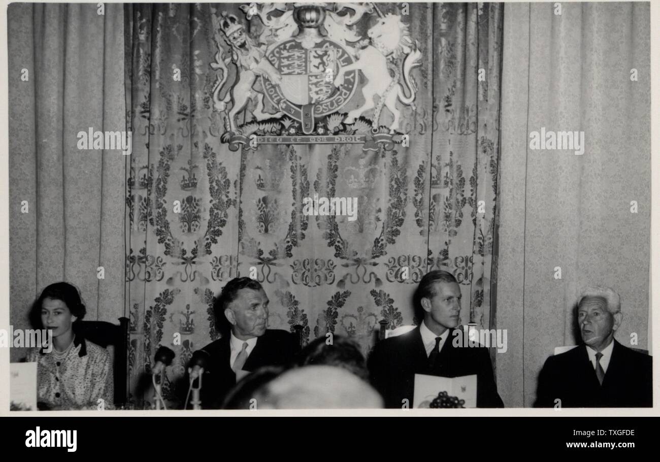 La Reine, Premier ministre Sid Holland, le duc d'Édimbourg et Sir Eruera Tirakatene, Nouvelle-Zélande 1954 Banque D'Images