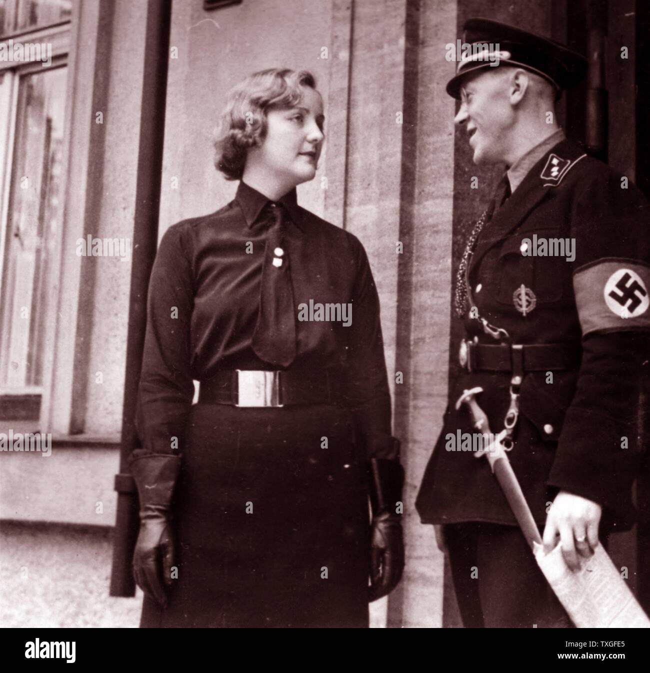 Fasciste britannique, de l'unité, Mitford dans Blackshirt uniforme avec Fritz Stadelmann, adjudant d'Hitler à Berlin, Allemagne, 1933 Banque D'Images