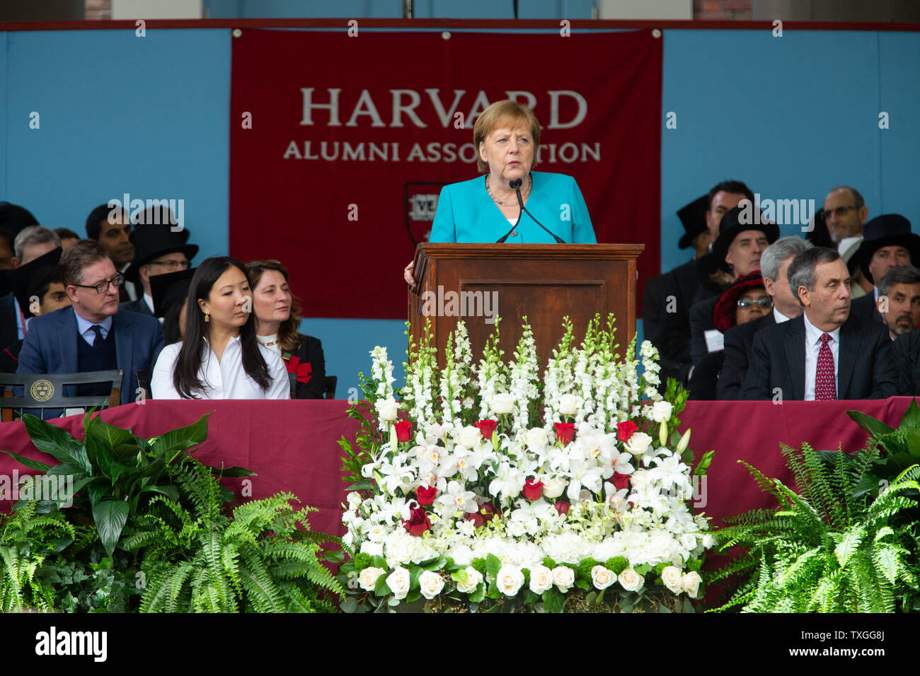 La chancelière allemande Angela Merkel s'adresse à la foule lors de la rencontre annuelle de l'Association des anciens de l'université Harvard après la 368e cérémonie de l'Université Harvard dans Tercentenary Theatre sur le campus de l'Université de Harvard à Cambridge, Massachusetts le 30 mai 2019. Merkel a reçu un diplôme honorifique de l'université plus tôt dans la journée. Photo de Matthew Healey/ UPI Banque D'Images