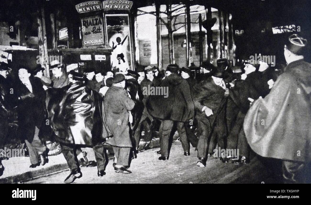 En conflit avec la police des manifestants socialistes à Paris, France 1934 Banque D'Images
