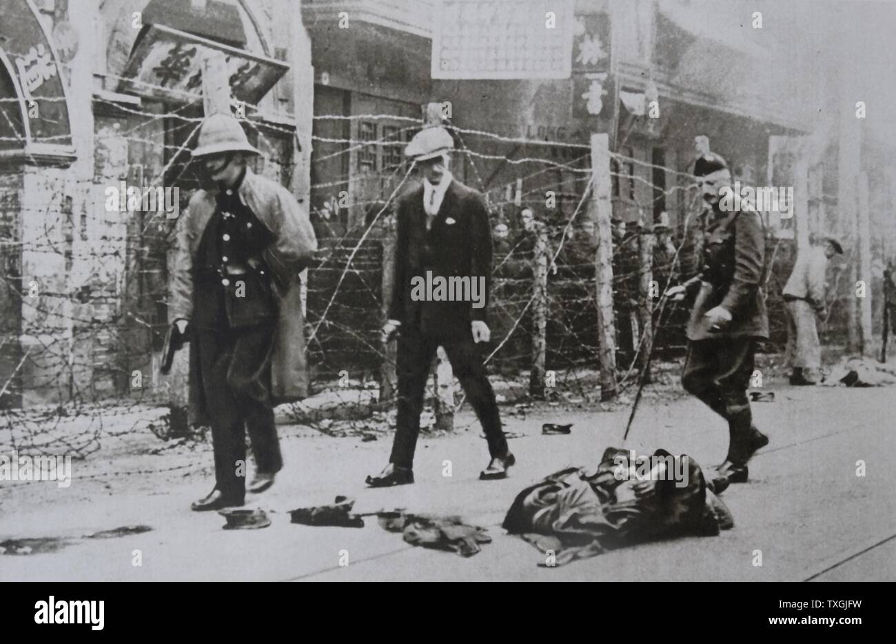 Les fonctionnaires coloniaux français à Canton, en Chine à la suite des émeutes dans la colonie britannique 1925 Banque D'Images