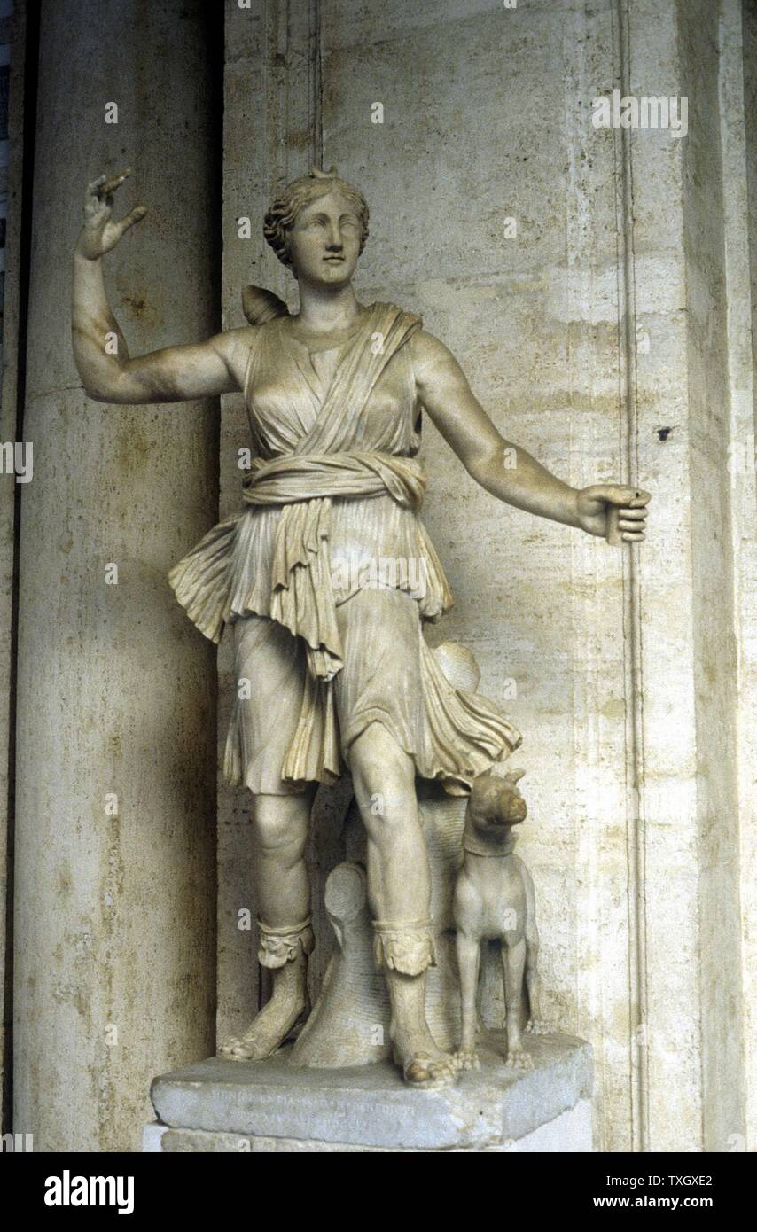 Diana/Artémis déesse de la chasse statue en marbre Banque D'Images