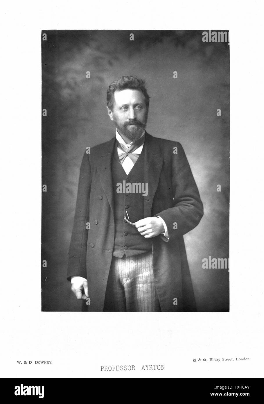 William Edward Ayrton (1847-1908), physicien britannique, inventeur et ingénieur en électricité. Professeur de génie électrique, South Kensington. Photographie publiée c1890. Woodburytype Banque D'Images