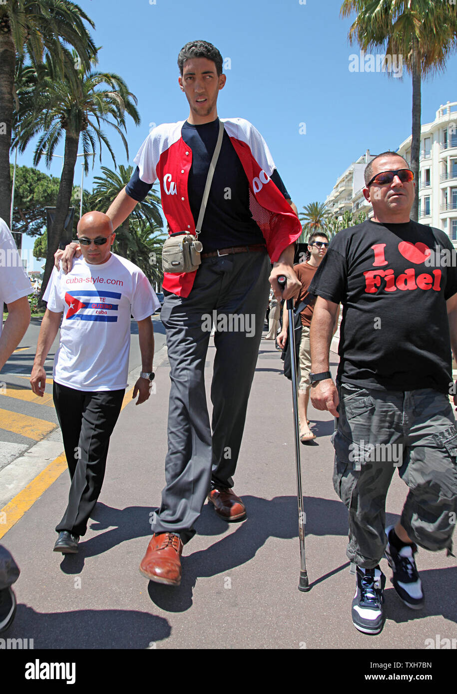 Sultan kosen worlds tallest man Banque de photographies et d’images à ...