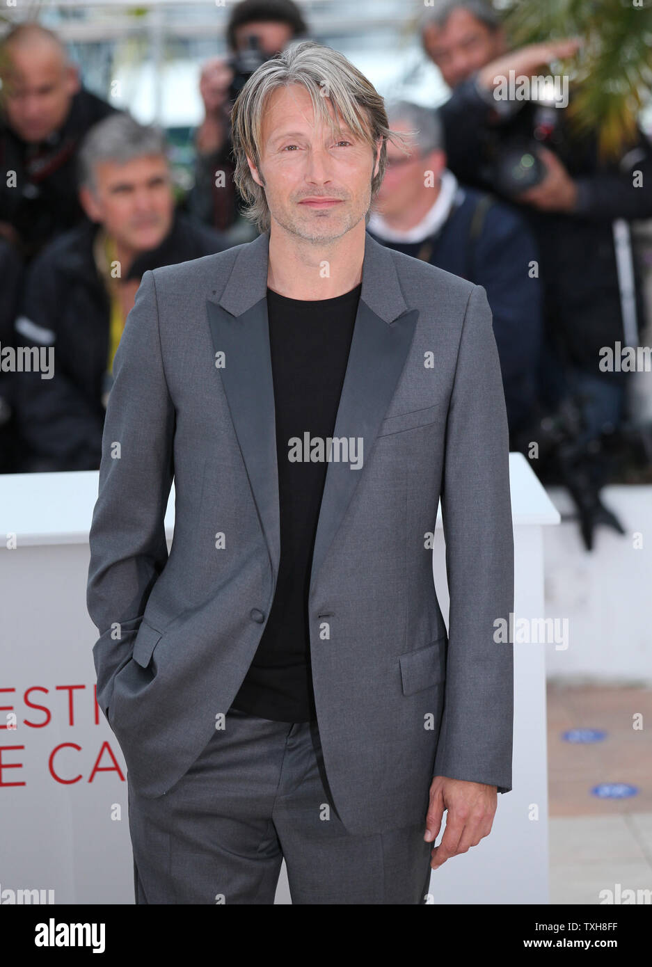 Mads Mikkelsen arrive à un photocall pour le film "Jagten (la chasse) lors de la 65e Festival International du Film de Cannes à Cannes, France le 20 mai 2012. UPI/David Silpa Banque D'Images