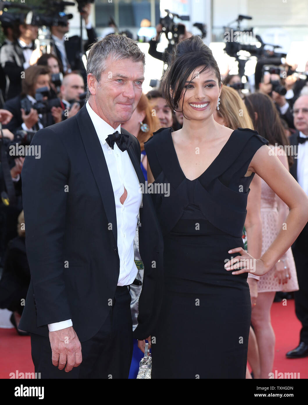 Philippe Caroit Et Sa Nouvelle Compagne Philippe caroit Banque de photographies et d'images à haute résolution -  Alamy