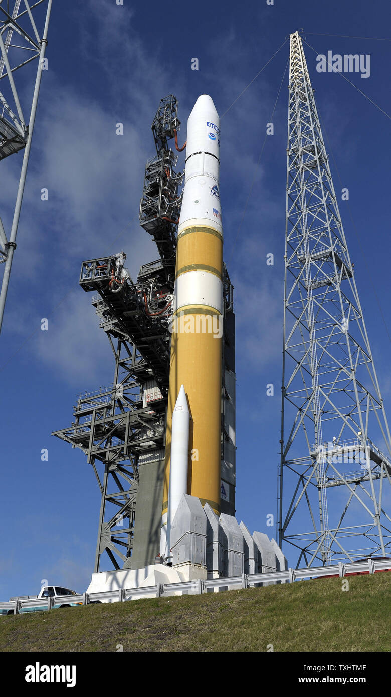 Lancement de l'Alliance des fusée Delta IV se dresse sur 37 complexe à la base aérienne de Cap Canaveral le 4 mars 2010. La fusée est prévu de lancer au cours d'une ouverture de la fenêtre d'une heure à 6:17PM ce soir, un stimulant pour la NASA satellite météo GOES UPI/Marino-Bill Joe Cantrell Banque D'Images