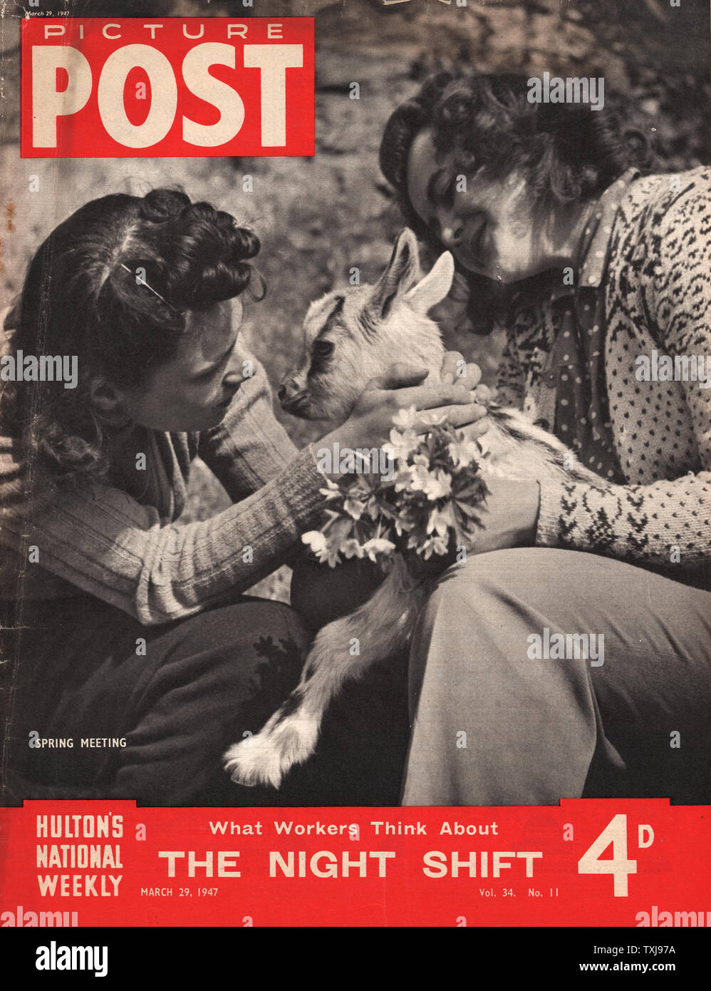 1947 Photo Post magazine front page montrant deux femmes tenant un bébé chèvre Banque D'Images