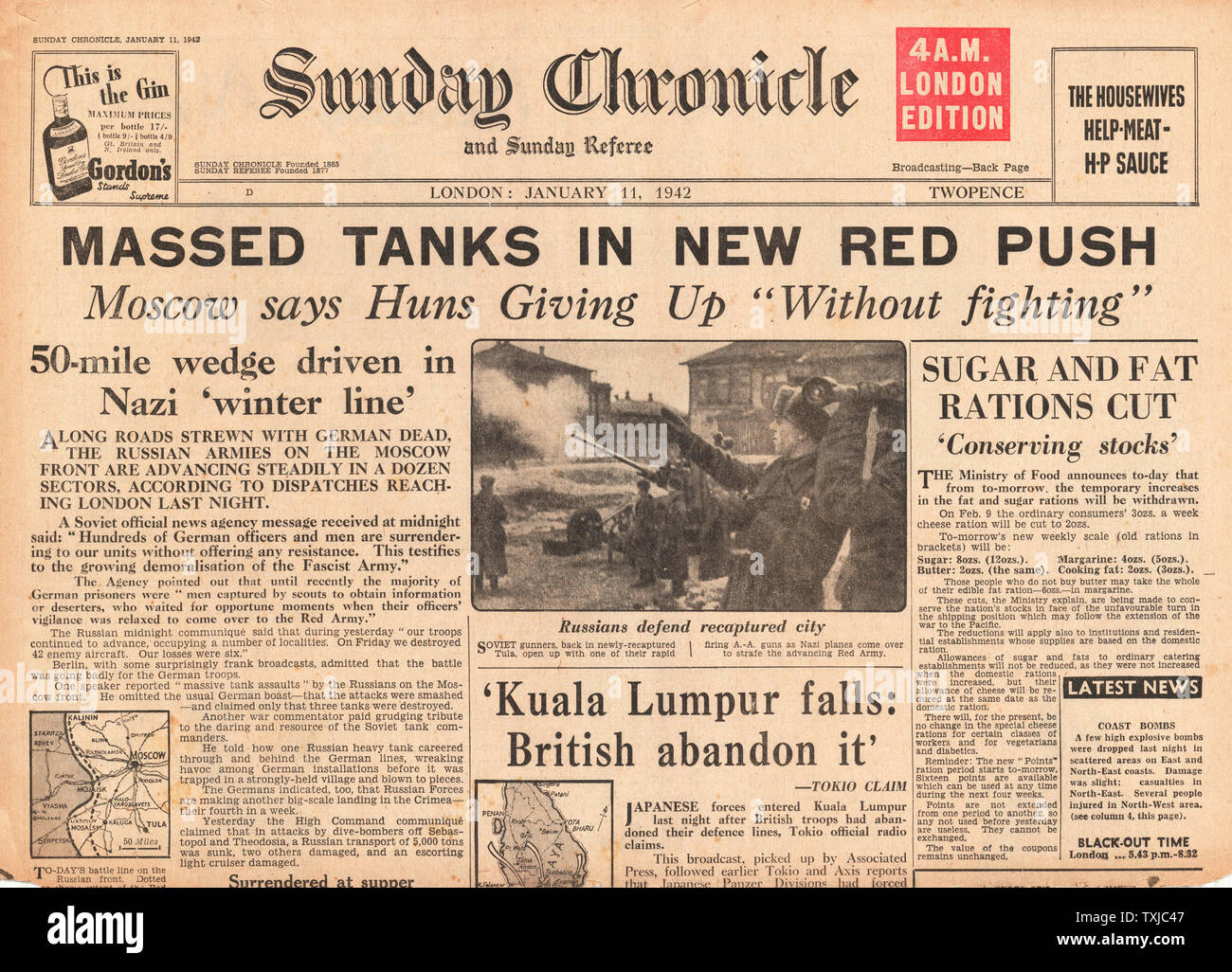 1942 première page Sunday Chronicle les chars russes avancent près de Moscou et Kuala Lumpur tombe aux mains des forces japonaises Banque D'Images