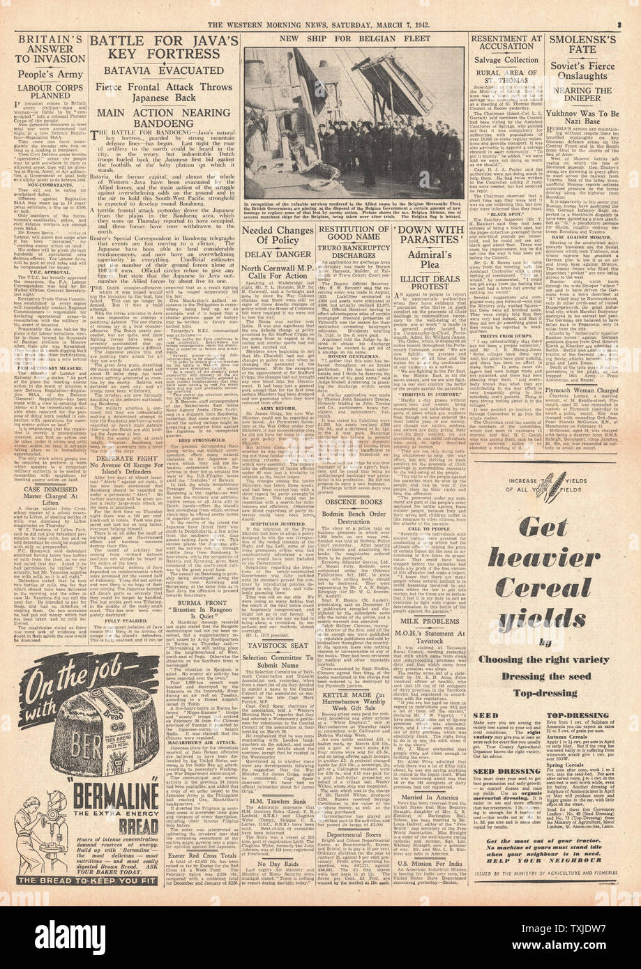 1942 front page Le Western Morning News Bataille pour Java et Ministère du travail donné le pouvoir de recruter tous les civils Banque D'Images