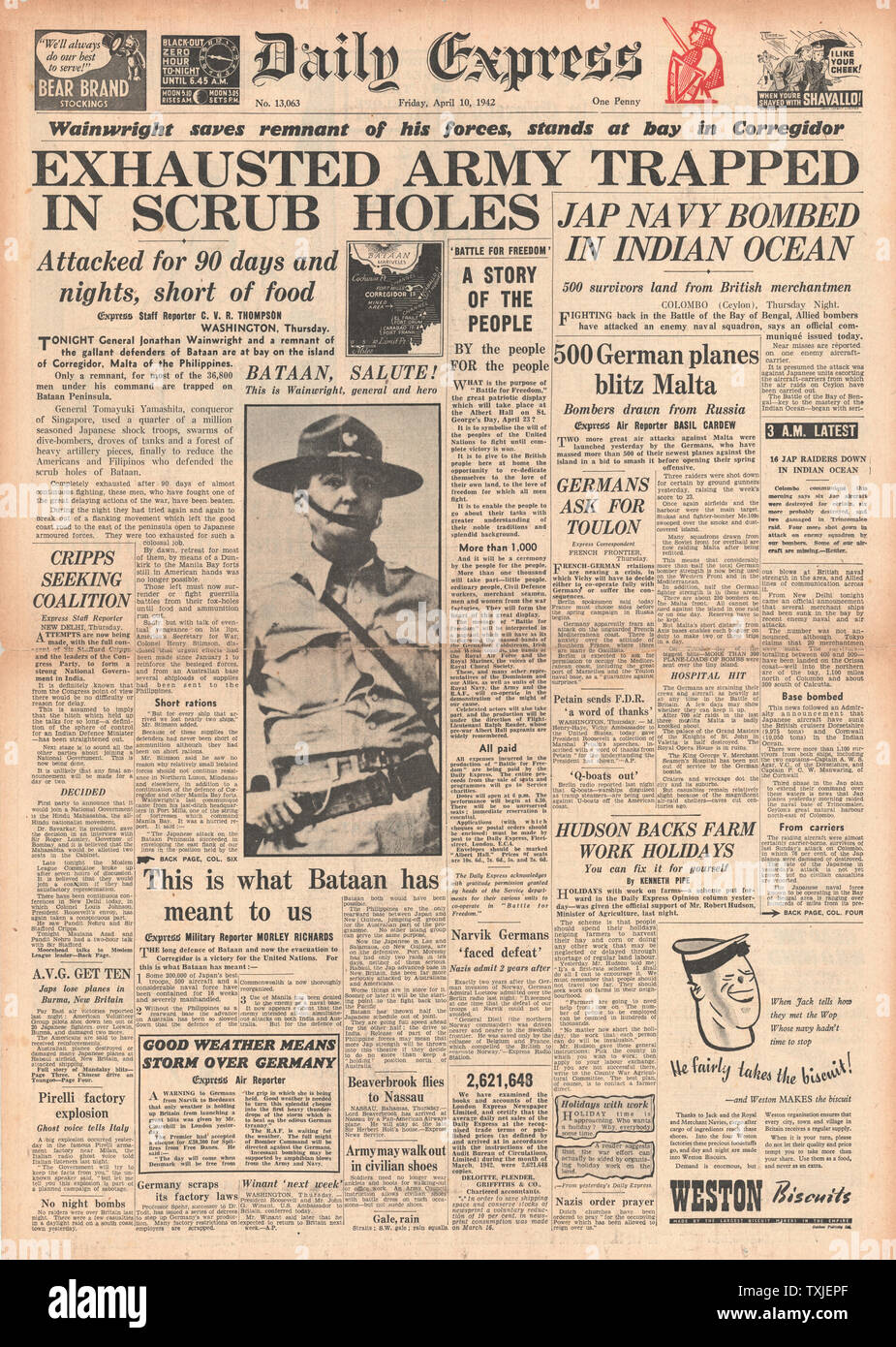 1942 front page Daily Express bataille sur la péninsule de Bataan et Luftwaffe Raid sur Malte Banque D'Images